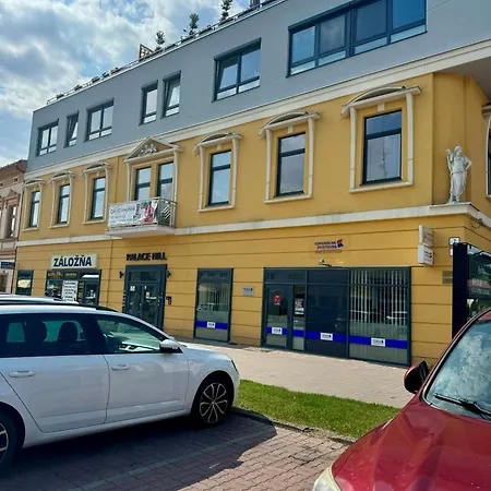 Palace Hill 3l 公寓 *