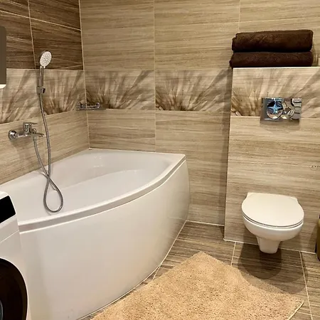 Palace Hill 3l * פופראד